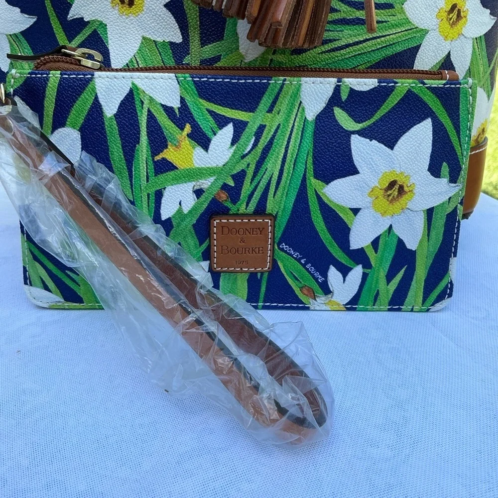 Dooney & Bourke Daffodil Navy Floral Drawstring Bucket Hobo Shoulder Bag Set NWT